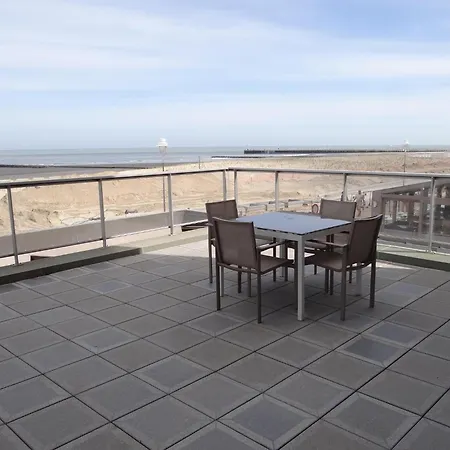 Located Directly On The Nieuwpoort